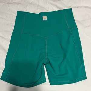 Vuori Studio Pocket Shorts